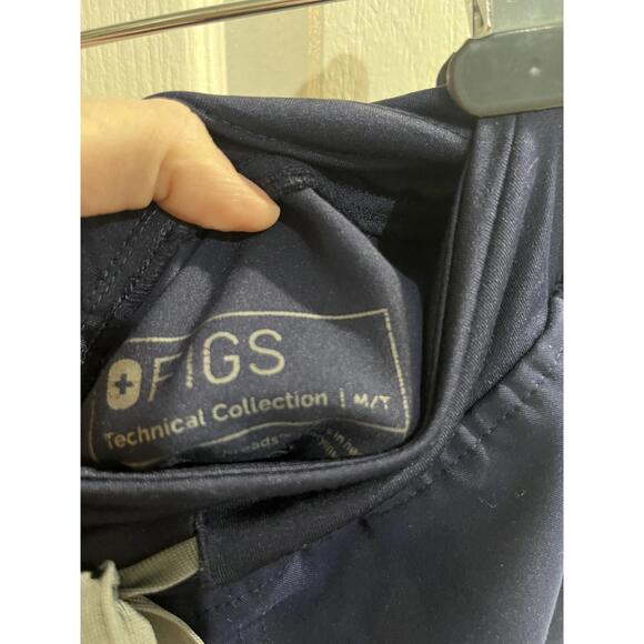 Navy Figs - Picture 3 of 4